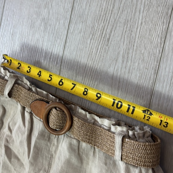 Pure Linen Tan Shorts with Belt size XS - Picture 4 of 8
